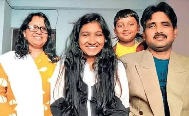 Sampreeti Yadav: వావ్ గ్రేట్ సంప్రీతి.. గూగుల్లో ఉద్యోగం.. ఏడాదికి రూ.1.10 కోట్ల జీతం Sampreeti Yadav: వావ్ గ్రేట్ సంప్రీతి.. గూగుల్లో ఉద్యోగం.. ఏడాదికి రూ.1.10 కోట్ల జీతం