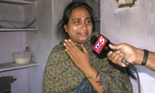 Ramakrishna Family Suicide: నాకు వనమా రాఘవతో ఎలాంటి   సాన్నిహిత్యం లేదు: రామకృష్ణ సోదరి Ramakrishna Family Suicide: నాకు వనమా రాఘవతో ఎలాంటి   సాన్నిహిత్యం లేదు: రామకృష్ణ సోదరి