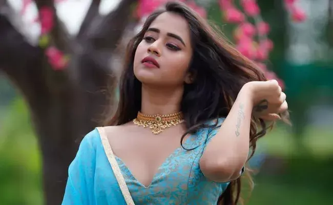 Deepthi sunaina (tv5news.in) Deepthi sunaina (tv5news.in)