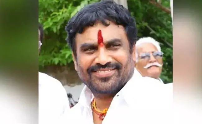 ఒక్కొక్కటిగా బయటికొస్తున్న వనమా రాఘవ అరాచకాలు ఒక్కొక్కటిగా బయటికొస్తున్న వనమా రాఘవ అరాచకాలు