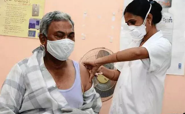 Booster Dose In Hyderabad: తెలంగాణలో కరోనా బూస్టర్ డోస్ పంపిణీ ప్రారంభం.. Booster Dose In Hyderabad: తెలంగాణలో కరోనా బూస్టర్ డోస్ పంపిణీ ప్రారంభం..