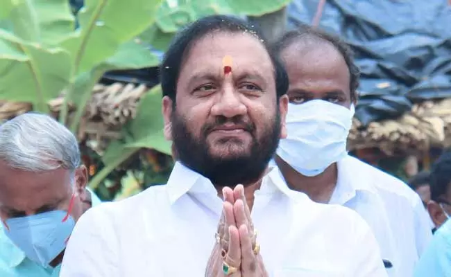 సినిమా వాళ్లు బలిసి కొట్టుకుంటున్నారు: ఎమ్మెల్యే నల్లపురెడ్డి ప్రసన్నకుమార్ రెడ్డి సినిమా వాళ్లు బలిసి కొట్టుకుంటున్నారు: ఎమ్మెల్యే నల్లపురెడ్డి ప్రసన్నకుమార్ రెడ్డి