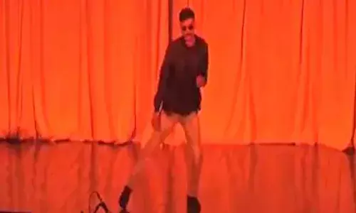 Kothagudem : కొత్తగూడెం ఏఎస్పీ రోహిత్ రాజ్ అదిరిపోయే డ్యాన్స్... వైరల్ వీడియో Kothagudem : కొత్తగూడెం ఏఎస్పీ రోహిత్ రాజ్ అదిరిపోయే డ్యాన్స్... వైరల్ వీడియో