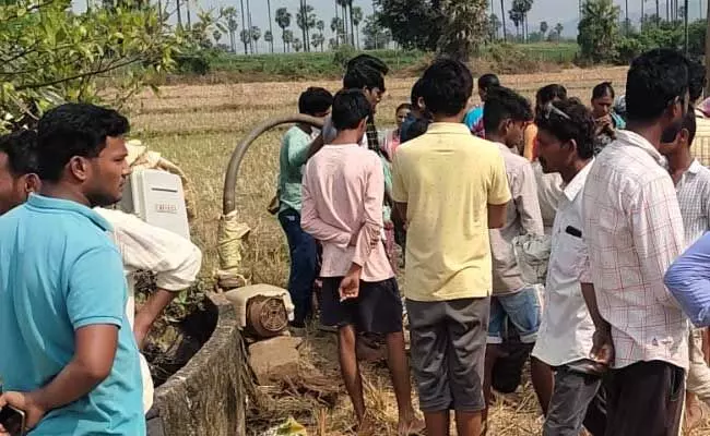 Warangal : ఇంట్లో గొడవలకు పిల్లల్ని బలిచేసిన కసాయి తండ్రి Warangal : ఇంట్లో గొడవలకు పిల్లల్ని బలిచేసిన కసాయి తండ్రి