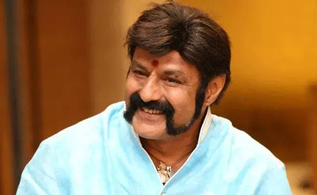 Nandamuri Balakrishna: అఖండ గురించి ఆ దేశంలో కూడా మాట్లాడుకుంటున్నారు.. ఆనందంలో బాలయ్య Nandamuri Balakrishna: అఖండ గురించి ఆ దేశంలో కూడా మాట్లాడుకుంటున్నారు.. ఆనందంలో బాలయ్య
