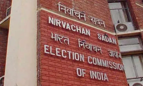 Election Commission: కరోనా కేసులు పెరుగుతున్న వేళ ఈసీ కీలక నిర్ణయం.. వాటన్నింటికీ నో పర్మిషన్..