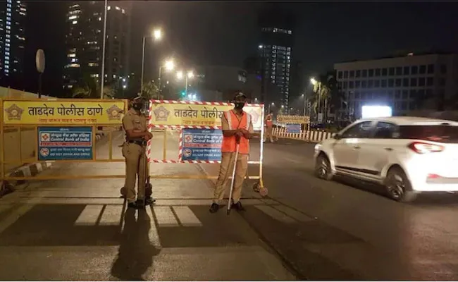 Covid Restrictions: నైట్ కర్ఫ్యూ.. వీకెండ్ లాక్డౌన్.. అయినా తగ్గని కరోనా వ్యాప్తి.. Covid Restrictions: నైట్ కర్ఫ్యూ.. వీకెండ్ లాక్డౌన్.. అయినా తగ్గని కరోనా వ్యాప్తి..