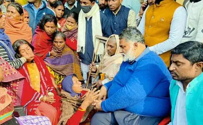 Bihar: కల్తీ మద్యం తాగిన వారిలో పెరుగుతున్న మృతుల సంఖ్య.. ఇప్పటికి 11 మంది.. Bihar: కల్తీ మద్యం తాగిన వారిలో పెరుగుతున్న మృతుల సంఖ్య.. ఇప్పటికి 11 మంది..
