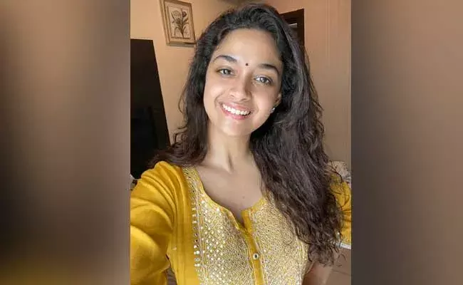 Keerthy Suresh : కరోనా నుంచి కోలుకున్నాక కీర్తి సురేష్ ఎలా మారిపోయిందో చూశారా?
