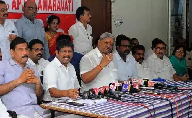 Ap Employees : పీఆర్సీ జీవోపై ఏపీ ఉద్యోగుల్లో తీవ్ర అసంతృప్తి..! Ap Employees : పీఆర్సీ జీవోపై ఏపీ ఉద్యోగుల్లో తీవ్ర అసంతృప్తి..!