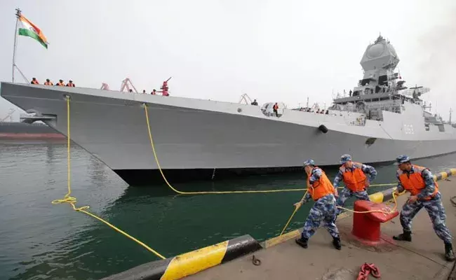 Naval Dockyard Mumbai: నావల్ డాక్ యార్డ్‌లో అగ్నిప్రమాదం.. ముగ్గురు నేవీ సిబ్బంది మృతి..