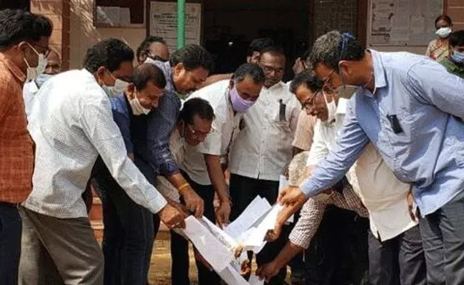 PRC fitment: 11వ పీఆర్సీ రద్దు చేయాలని డిమాండ్‌ చేస్తూ కాకినాడ కలెక్టరేట్‌ ముట్టడి