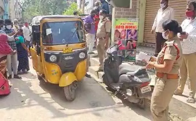 Chittoor District : చిత్తూరు జిల్లాలో దారుణం.. భర్త తల నరికిన భార్య..! Chittoor District : చిత్తూరు జిల్లాలో దారుణం.. భర్త తల నరికిన భార్య..!