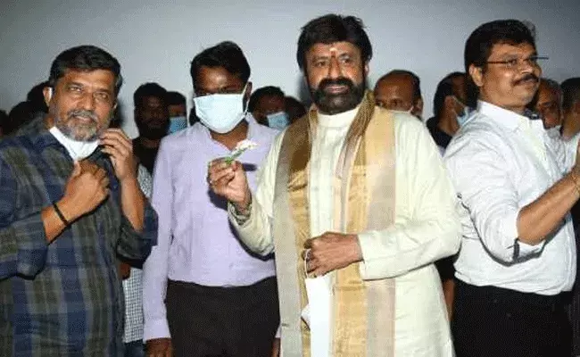 Nandamuri Balarishna: ఆ దేవుడే మా ఇద్దరినీ కలిపాడు.. : బాలకృష్ణ ఎమోషన్ Nandamuri Balarishna: ఆ దేవుడే మా ఇద్దరినీ కలిపాడు.. : బాలకృష్ణ ఎమోషన్