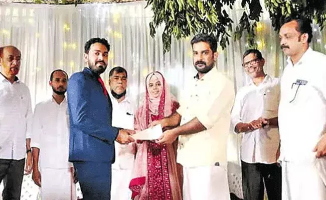 Kerala: హట్సాఫ్ అమ్మా.. నీ మనసే బంగారం..