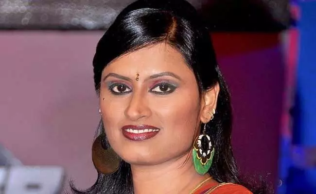 Kousalya : కరోనా లక్షణాలు తీవ్రంగా ఉన్నాయి.. బెడ్పై నుంచి కూడా లేవలేకపోతున్నాను : కౌసల్య Kousalya : కరోనా లక్షణాలు తీవ్రంగా ఉన్నాయి.. బెడ్పై నుంచి కూడా లేవలేకపోతున్నాను : కౌసల్య