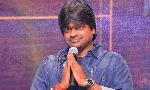 Harish Shankar : బాలీవుడ్కి హరీష్ శంకర్... అల్లు అర్జున్ సినిమా రీమేక్..! Harish Shankar : బాలీవుడ్కి హరీష్ శంకర్... అల్లు అర్జున్ సినిమా రీమేక్..!