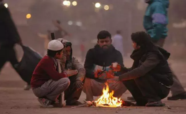 Telangana Weather: తెలంగాణలో తగ్గని చలి.. ఈ జిల్లాల్లో ఆరెంజ్ అలర్ట్.. Telangana Weather: తెలంగాణలో తగ్గని చలి.. ఈ జిల్లాల్లో ఆరెంజ్ అలర్ట్..