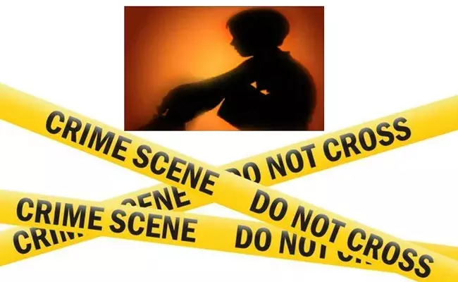 Prakasam: ప్రకాశంలో 11 ఏళ్ల బాలుడి హత్య.. లైంగిక దాడి చేసి చంపిన ఆర్మీ ఉద్యోగి.. Prakasam: ప్రకాశంలో 11 ఏళ్ల బాలుడి హత్య.. లైంగిక దాడి చేసి చంపిన ఆర్మీ ఉద్యోగి..