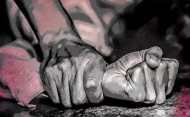 Maharashtra: తల్లిపై అత్యాచారం కేసులో కొడుకుకు జీవితఖైదు.. Maharashtra: తల్లిపై అత్యాచారం కేసులో కొడుకుకు జీవితఖైదు..