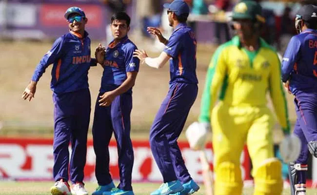 Under 19 World Cup: సెమీస్లో అదరగొట్టిన కుర్రాళ్లు... ఫైనల్కు టీమిండియా Under 19 World Cup: సెమీస్లో అదరగొట్టిన కుర్రాళ్లు... ఫైనల్కు టీమిండియా