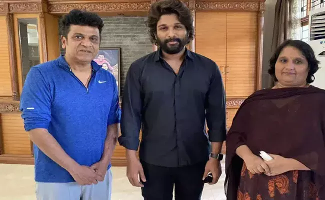 Allu Arjun: పునీత్ రాజ్‌కుమార్ కుటుంబాన్ని పరామర్శించిన అల్లు అర్జున్..