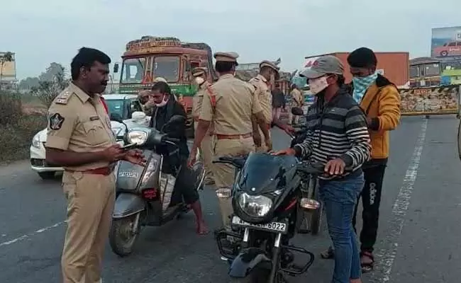 chalo vijayawada : చలో విజయవాడ : ఎక్కడికక్కడ ఉద్యోగుల గృహనిర్బంధాలు, అరెస్టులు chalo vijayawada : చలో విజయవాడ : ఎక్కడికక్కడ ఉద్యోగుల గృహనిర్బంధాలు, అరెస్టులు