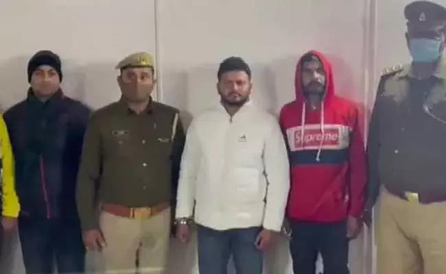 Asaduddin Owaisi :  ఓవైసీపై కాల్పుల ఘటన కేసులో ఇద్దరు అరెస్ట్ Asaduddin Owaisi :  ఓవైసీపై కాల్పుల ఘటన కేసులో ఇద్దరు అరెస్ట్