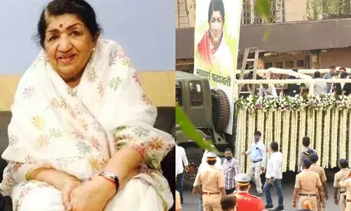 Lata Mangeshkar: శివాజీ పార్క్లో ముగిసిన లతా మంగేష్కర్ అంత్యక్రియలు.. Lata Mangeshkar: శివాజీ పార్క్లో ముగిసిన లతా మంగేష్కర్ అంత్యక్రియలు..