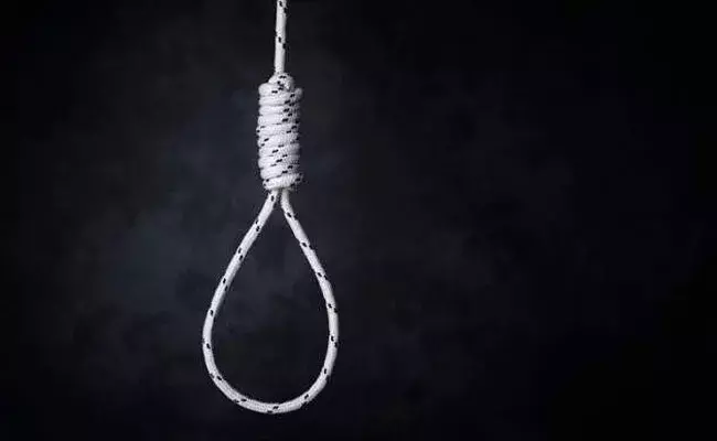 Tamil Nadu: ఉరివేసుకొని 10వ తరగతి విద్యార్థిని ఆత్మహత్య.. నోట్‌బుక్‌లో ప్రేమకథ..