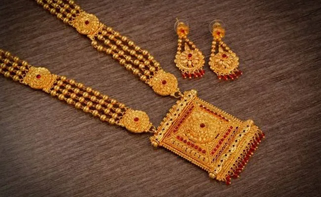 Gold and Silver Rates Today: భారీగా పెరిగిన బంగారం ధరలు.. మార్పు లేని వెండి.. Gold and Silver Rates Today: భారీగా పెరిగిన బంగారం ధరలు.. మార్పు లేని వెండి..