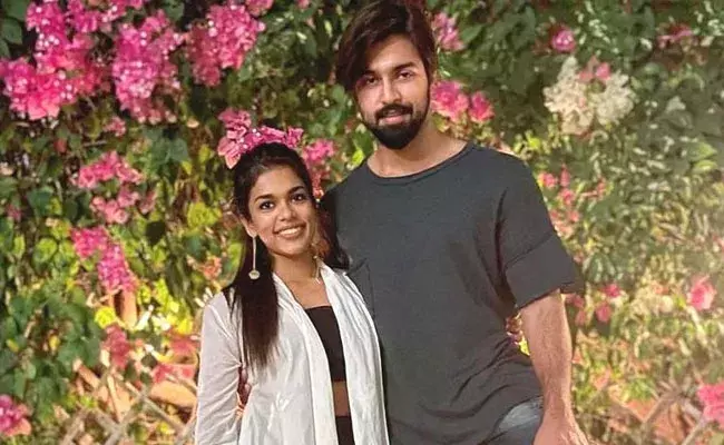 Kalyaan Dhev: భర్త కళ్యాణ్ దేవ్ పుట్టినరోజు.. విషెస్ చెప్పని భార్య శ్రీజ.. Kalyaan Dhev: భర్త కళ్యాణ్ దేవ్ పుట్టినరోజు.. విషెస్ చెప్పని భార్య శ్రీజ..