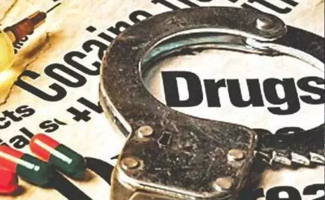 Tollywood Drugs Case: 2017 టాలీవుడ్ డ్రగ్స్ కేసులో ఆడియో, వీడియో రికార్డింగ్స్ మాయం..! Tollywood Drugs Case: 2017 టాలీవుడ్ డ్రగ్స్ కేసులో ఆడియో, వీడియో రికార్డింగ్స్ మాయం..!