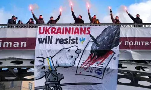 Ukraine Russia: ఉక్రెయిన్పై యుద్ధంలో వెనక్కి తగ్గిన రష్యా.. Ukraine Russia: ఉక్రెయిన్పై యుద్ధంలో వెనక్కి తగ్గిన రష్యా..