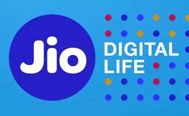Jio : జియోకు కస్టమర్లు భారీ షాక్.. !