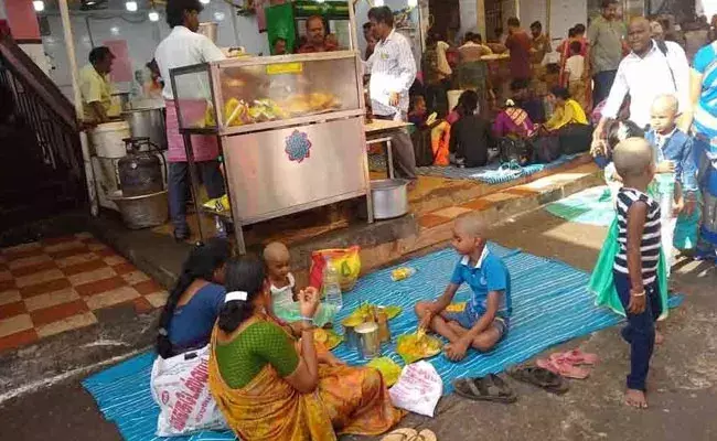 TTD: తిరుమల కొండపైన ఆహార విక్రయ కేంద్రాలపై టీటీడీ వేటు..