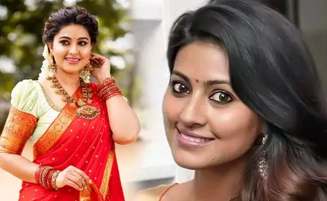 Sneha : చెక్కు చెదరని స్నేహ అందం.. ఇప్పటికి అలాగే...! Sneha : చెక్కు చెదరని స్నేహ అందం.. ఇప్పటికి అలాగే...!