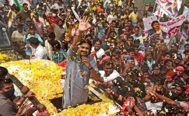 pawan kalyan : ఏపీలో రోడ్లను చూస్తే మాయాబజార్ గుర్తొస్తుంది : పవన్ కళ్యాణ్ pawan kalyan : ఏపీలో రోడ్లను చూస్తే మాయాబజార్ గుర్తొస్తుంది : పవన్ కళ్యాణ్