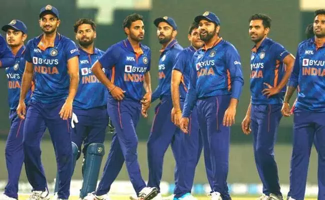 India vs West Indies : సొంతగడ్డపై చెలరేగిన టీమిండియా .. సిరీస్ క్లీన్ స్వీప్ India vs West Indies : సొంతగడ్డపై చెలరేగిన టీమిండియా .. సిరీస్ క్లీన్ స్వీప్