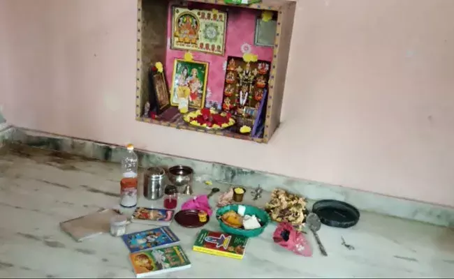 Khammam: క్షుద్రపూజలను నమ్మి ఆర్ఎంపీ అరాచకం.. భార్యను వేరొకరికి.. Khammam: క్షుద్రపూజలను నమ్మి ఆర్ఎంపీ అరాచకం.. భార్యను వేరొకరికి..