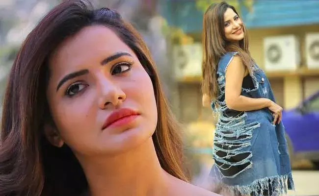 Ashu Reddy : ఆ డ్రెస్ ఏంటి.. వీధికుక్కలేమైనా దాడి చేశాయా? Ashu Reddy : ఆ డ్రెస్ ఏంటి.. వీధికుక్కలేమైనా దాడి చేశాయా?