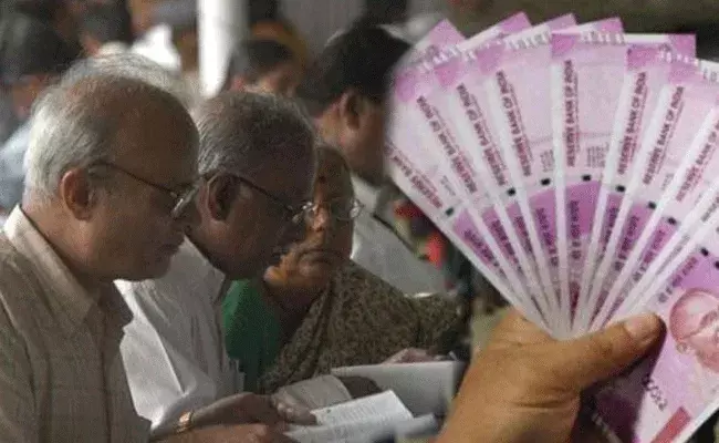 Atal Pension Yojana: రోజుకు రూ.7 పెట్టుబడి పెడితే నెలకు రూ. 5000 పెన్షన్.. Atal Pension Yojana: రోజుకు రూ.7 పెట్టుబడి పెడితే నెలకు రూ. 5000 పెన్షన్..