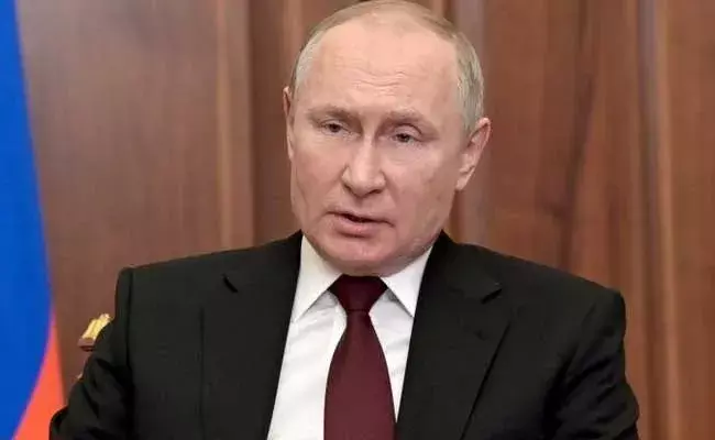 Russia :  ఉక్రెయిన్‌పై యుద్ధం ప్రకటించిన రష్యా.. కీవ్‌ టార్గెట్‌గా బాంబుల వర్షం..!