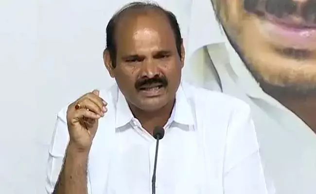 Parthasarathy : వైసీపీ ఎమ్మెల్యే పార్థసారథి హల్చల్ .. పోలీసులనే బ్రోకర్లంటూ Parthasarathy : వైసీపీ ఎమ్మెల్యే పార్థసారథి హల్చల్ .. పోలీసులనే బ్రోకర్లంటూ