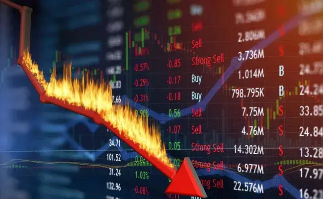 Stock Market Today: కుప్పకూలిన దేశీయ మార్కెట్లు.. ఆవిరైన లక్షల కోట్ల సంపద..