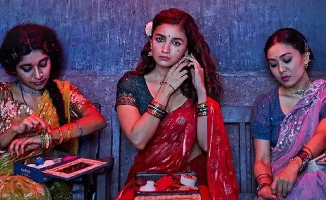 Gangubai Kathiawadi Review: గంగూబాయి కతియావాడి రివ్యూ.. దర్శకుడి మ్యాజిక్ వర్కవుట్ అయినట్టే.!