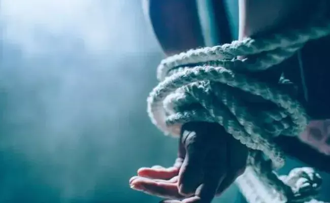 Mahbubnagar: ఢిల్లీలో మహబూబ్నగర్కు చెందిన ఉద్యమకారుడి కిడ్నాప్ కలకలం.. తనతో పాటు.. Mahbubnagar: ఢిల్లీలో మహబూబ్నగర్కు చెందిన ఉద్యమకారుడి కిడ్నాప్ కలకలం.. తనతో పాటు..