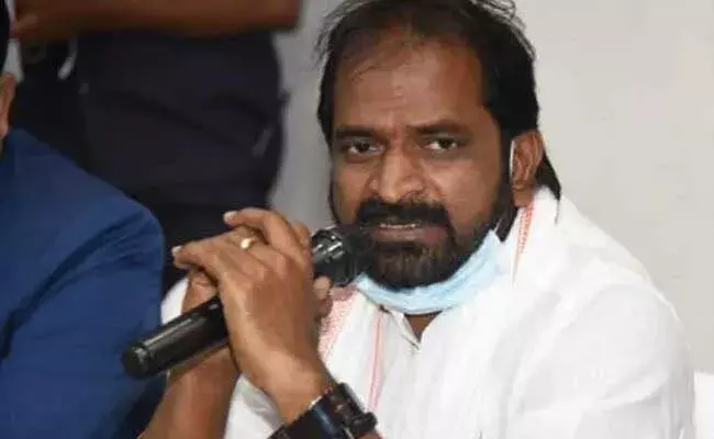 Minister Srinivas Goud : వేధింపులు తట్టుకోలేక శ్రీనివాస్ గౌడ్ను చంపాలనుకున్నా: రాఘవేంద్రరాజు Minister Srinivas Goud : వేధింపులు తట్టుకోలేక శ్రీనివాస్ గౌడ్ను చంపాలనుకున్నా: రాఘవేంద్రరాజు