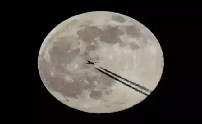 Moon: చైనా నుండి వెళ్లిన రాకెట్ శకలం.. చంద్రుడికే ముప్పుగా మారి.. Moon: చైనా నుండి వెళ్లిన రాకెట్ శకలం.. చంద్రుడికే ముప్పుగా మారి..