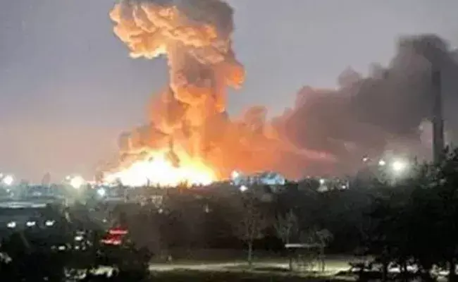 Ukraine Russia: రష్యా, ఉక్రెయిన్ మధ్య భీకరంగా మారిన బాంబు దాడులు.. Ukraine Russia: రష్యా, ఉక్రెయిన్ మధ్య భీకరంగా మారిన బాంబు దాడులు..